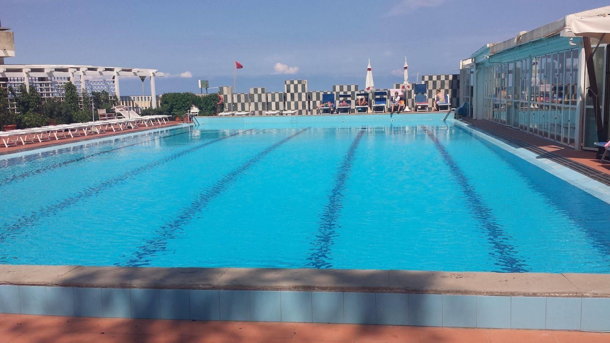 Perticari Hotel Pesaro Eksteriør billede