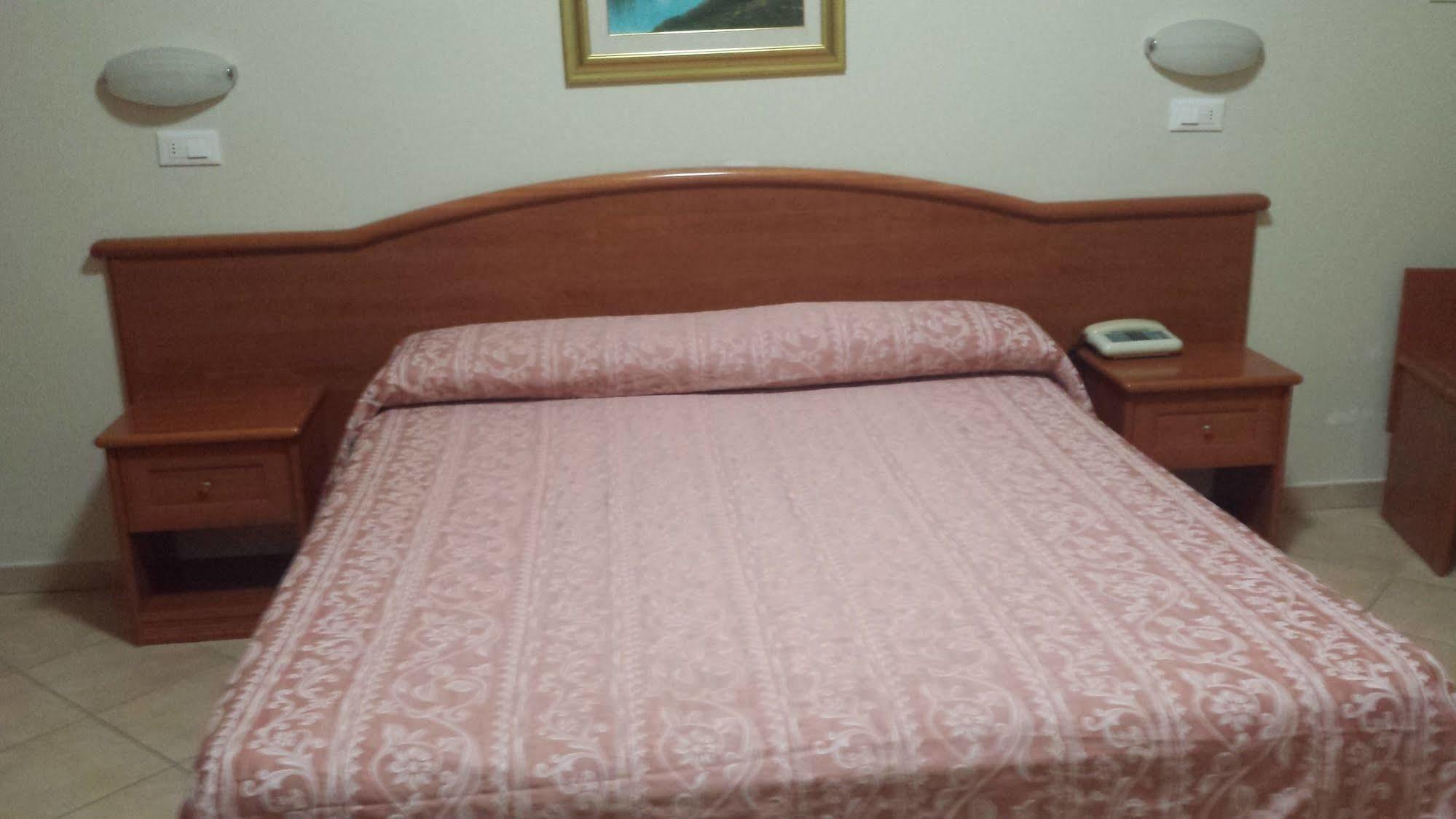 Perticari Hotel Pesaro Eksteriør billede