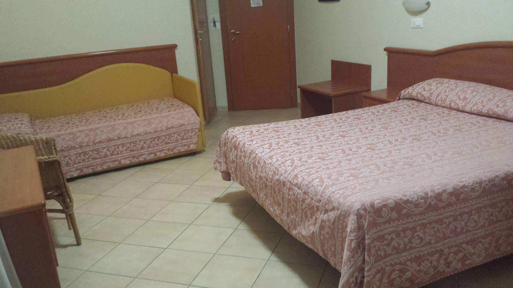 Perticari Hotel Pesaro Eksteriør billede