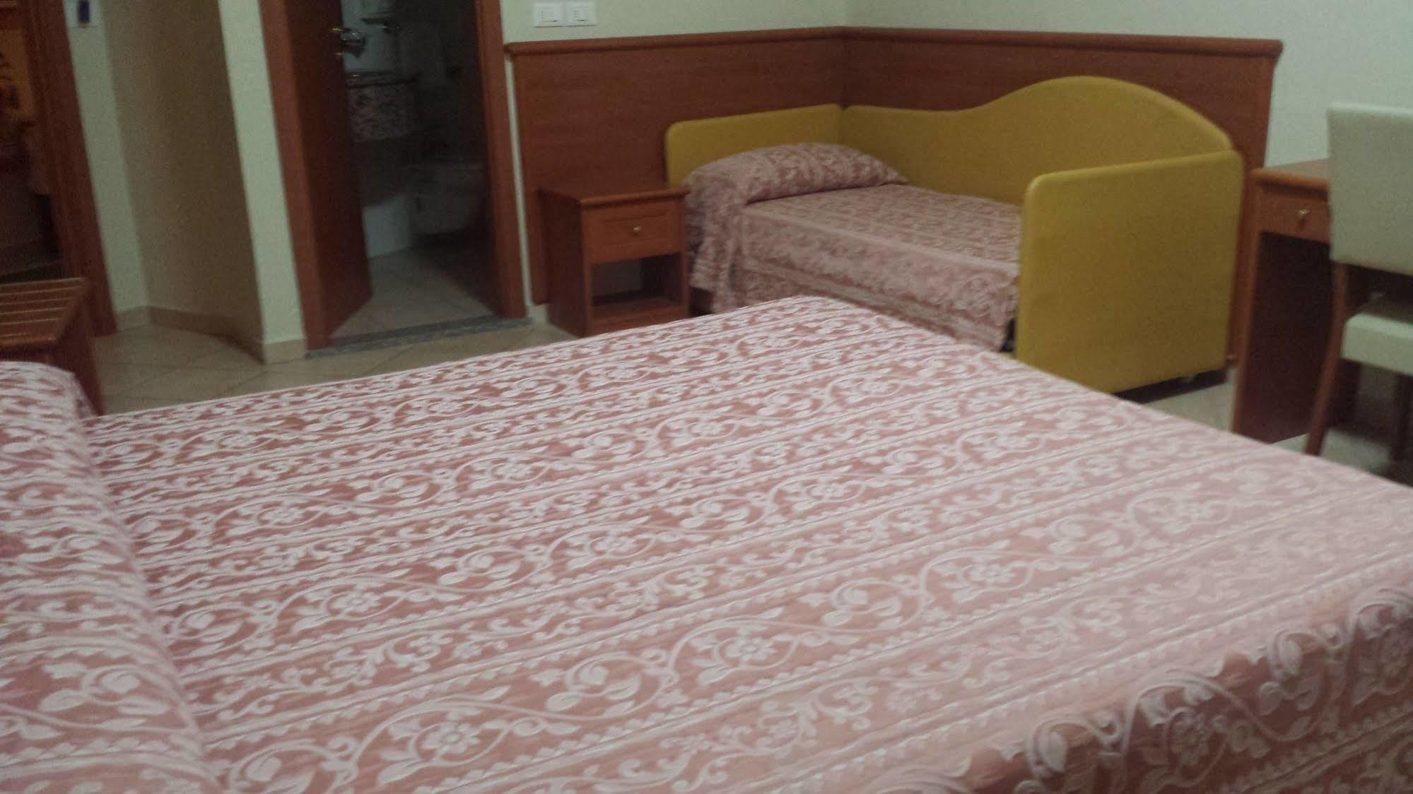 Perticari Hotel Pesaro Eksteriør billede